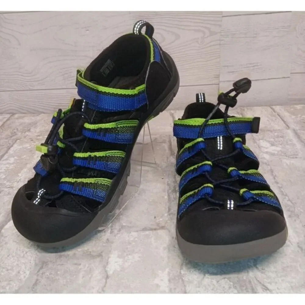 KEEN Newport H2 Sandals Big Kid Size 4 Heliotrope‎ Waterproof Hiking Trail Shoes